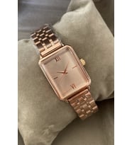 Özel Saat Kutusu ile Minimal Tarz Kadın Kol Saati Zarif Metal Kordon Rose Gold Dikdörtgen Anneye Arkadasa Sevgiliye Kardese Ese Dosta Ablaya Teyzeye Halaya Dogum Gunu Yildonumu İcin Hediyelik Kol Saati Hediyesi Dogum Gunu Hediyelik Avantajlı Ürün