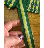 RENKLİ İNCİLİ YEŞİL ŞERİT DİKİŞ GİYİM ÇANTA AKSESUARI EN 2 CM 1 METRE