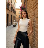 Kadın Beyaz Kolsuz Balıkçı Yaka Basic Bluz