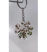 Renkli Glitterli Şeffaf Yonca Anahtarlık Handmade İçeriği Glitter El Yapımı Epoksi Hediyelik