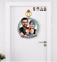 BK Gift Kişiye Özel Tesettürlü Aile Karikatürlü Ahşap Kapı Süsü-4