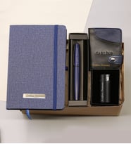 Kişiye Özel Termo Deri Lacivert Defter &  Kişiye Özel  Metal Roller Kalem &  Kişiye Özel Kartlık &  Kişiye Özel Metal Çakmak Hediye Seti