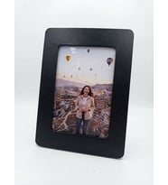 Masa Üstü Ahşap Fotoğraf Çerçevesi 14x20 cm – Kişiye Özel Fotoğraf Baskılı