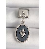 316L Çelik Gümüş Renk Çiçek İşlemeli Siyah Portre Model Nomination Charm - TJ-BC1215