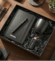 Kişiye Özel Dokunmatik Siyah USB Çakmak & Roller Kalem & Siyah Defter & Siyah Kupa Premium Hediye Seti