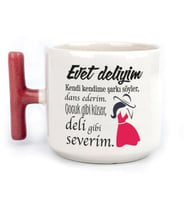 Evet Deliyim Baskılı Kadınlar Günü Kırmızı Kulplu T Kupa