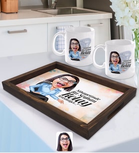 BK Gift Kişiye Özel Kadın Nihayetinde Karikatürlü Doğal Ahşap Tepsi ve 2’li Kupa Bardak Seti-2