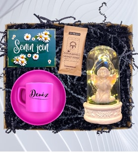 Kişiye Özel Renkli Türk Kahvesi Fincanı(100ml) ve Işıklı Beyaz Melekli Fanus Seti HA3 (Pembe)