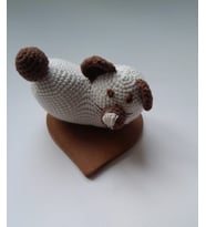 8 Mart Kadınlar Günü'ne Özel Kalp Zemin Üzerine Amigurumi Figür