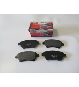 RENAULT SCENIC- 2- 03/07; ÖN FREN BALATASI (KABLOSUZ)(DİSK)(136,6X59,2X17,5)(FMK) 7701207672