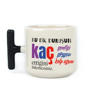 Bu Dik Duruşun Baskılı Kadınlar Günü Siyah Kulplu T Kupa