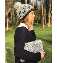 Beyaz Tüylü Clutch