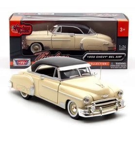 Motormax 1950 Chevy Bel Air 1/24 Diecast Model Yeşil Diecast Model Krem