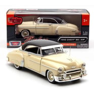 Motormax 1950 Chevy Bel Air 1/24 Diecast Model Yeşil Diecast Model Krem