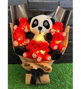 Sevgiliye Hediye Büyük Panda Ayıcıklı ve Mini Kırmızı Ayıcıklı Işıklı Ayıcık Buketi- Sevgililer Günü