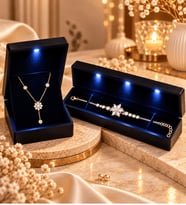 925 Ayar Gümüş Takı Seti Gold Sallantılı Kolye ve Beyaz Ametist Taşlı Lotus Seri 123 Işıklı Kutulu
