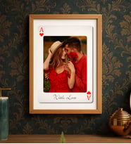 BK Gift Kişiye Özel Aşkımızın Ası Fotoğraflı İskambil Tasarımlı Ahşap Çerçeveli Tablo-1 40x25cm, Sevgiliye Hediye, Eşe Hediye