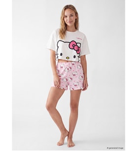 LCW Young Pembe Keseli Hello Kitty Baskılı Kadın Şortlu Pijama Takımı