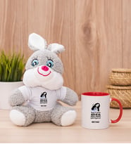 Kişiye Özel Herkes Delirdi Tasarım Esprili Peluş Tavşan ve Kırmızı Kupa