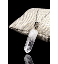 Sertifikalı Ham Işlenmemiş Kristal Kuvars Taşı Kolye (Çok Renkli)