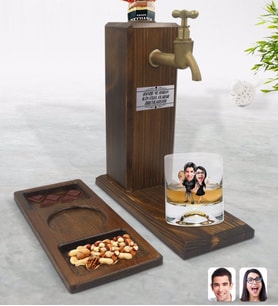 BK Gift Kişiye Özel Sevgililer Karikatürlü Viski Bardağı & Musluklu Doğal Ahşap İçki Standı & Masif Ahşap Dikdörtgen Sunum Tabağı Çerezlik Hediye Seti-18