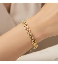 STİL İNCİSİ/XUPING JEWELRY X SIRALI ZİRKON TAŞLI BİLEKLİK (Altın Rengi)