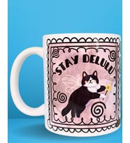 Stay Delulu Özel Tasarım Kedili Motivasyon Kupası