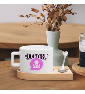 BK Gift Kişiye Özel İsimli Doktor Tasarımlı-4, Ahşap Altlıklı Seramik Fincan, Meslek Hediyesi, Yeni İş Hediyesi