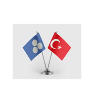 Timur İmp. Bayrağı ve Türkiye Bayrağı İkili Saten Masa Bayrağı Takımı