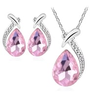 Swarovski Taşlı, Trend Zirkon Taş İşlemeliTakı Seti (Kolye Küpe), Yeni Yıl, Sevgililer Günü Hediye si, Ahşap Kutu İçerisinde (Pembe)