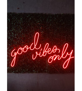 Good vibes Only neon led yazı tabela dekoratif aydınlatma(80x45cm)