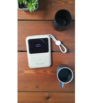 H21 Mini Boy 10000 mah power bank PD 20W ve USB 22.5W FAST HIZLI ŞARJ DAHİLİ TYPE C VE LİGHTNİNG KABLOLU DÜNYA STANDARTLARINA UYGUN POLYMER BATARYA BİREBİR AMPER LCD GÖSTERGELİ POWERBANK