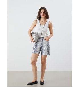 LCW Jeans Bej Standart Fit Yılan Derisi Desenli Kadın Jean Şort