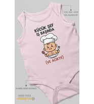 Küçük Şef İş Başında (Ve Acıktı) Baskılı Bebek Zıbını – Çıtçıtlı Body 8 Renk  %100 Pamuk Sıfır Kol (Bebek Pembesi)