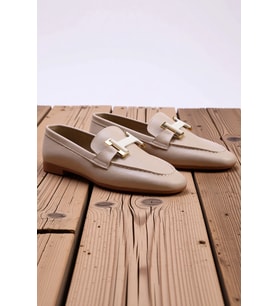 Kadın Loafer Ayakkabı Metal Toka Detaylı Düz Topuk Badem Burun Suni Deri Rahat Günlük Modern Şık