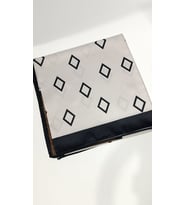 Geometrik Elegance Kare Desen Fular – Kahve & Siyah