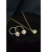 Papatya Silver 925 Ayar Gümüş Sedef Manolya Çiçeği Kolye Ve Halka Küpe Set (Gold)