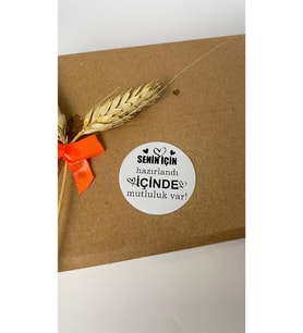 Senin için Hazırlandı Siyah Yazılı Kalpli Yuvarlak Etiket 5x5 cm 100 adet