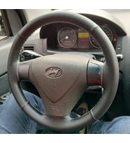DİKİŞLİ DİREKSİYON KILIFI NOKTALI DERİ SİYAH DERİ SİYAH DİKİŞLİ HYUNDAİ ACCENT / GETZ İÇİN