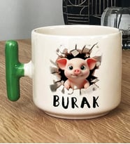 Kişiye Özel 3D Domuzcuk Hediye T Kupa Bardak İsimli İsim Yazılı (Yeşil)