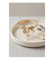 Mey İthalat® Geyik Model Gold Renk Beyaz Charmlı Bileklik