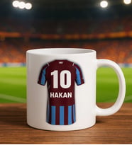 BK Gift Kişiye Özel Bordo Mavi Taraftar Forma Numarası ve İsim Tasarımlı Baskılı Beyaz Kupa Bardak, Taraftar Hediyesi