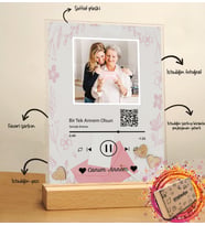 Kişiye Özel Fotoğraflı ve Mesajlı Anne Temalı Qr Kod Tasarımlı Pleksi Masaüstü Plak 17x10