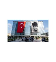 Siyah Beyaz Kalpaklı Atatürk Portresi Bayrak ve Türk Bayrağı Premium Raşel Kumaş 2'li Set 10x15 metre ATA30