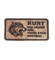 Kurt Kışı Geçirir Ama Yediği Ayazı Unutmaz -Dikdörtgen  Deri Peç - Arma - 2 Wolf Leather Patch (Krem)