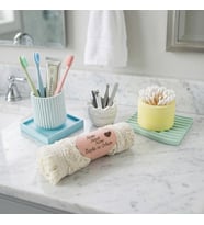 Evinize Özel Modern ve Estetik Tasarım, Kişiye Özel İsim Yazılı Banyo Seti, Minimal ve Zarif Dokunuş (Çok Renkli)