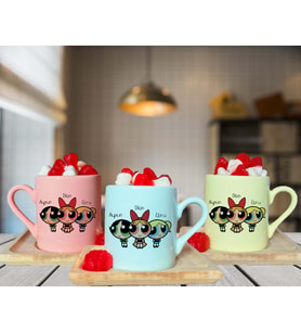 Power Puff Girls Arkadaş Tasarımlı Pembe-Yeşil-Sarı Ahşap Tabaklı Kişiye Özel Türk Kahvesi Fincanı Seti