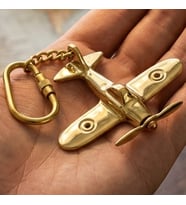 Pirinç Uçak Anahtarlık – Metal Uçak Figürlü Anahtarlık Karabinalı Dekoratif Anahtarlık 11 Cm (Karışık)