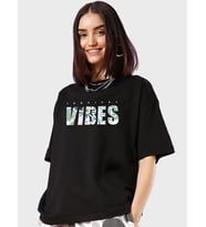 Kadın Kısa Kol Yazlık Tişört Bisiklet Yaka VIBES Baskılı T-Shirt - Siyah