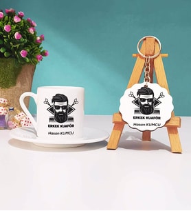 Erkek Kuaförü Tasarımlı Kişiye Özel Hediye Erkek Kuaförü Türk Kahvesi Fincanı ve Anahtarlık Hediye Seti